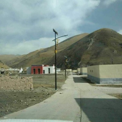 道路照明灯噶尔县太阳能路灯厂家磷酸铁锂路灯太阳能草坪灯